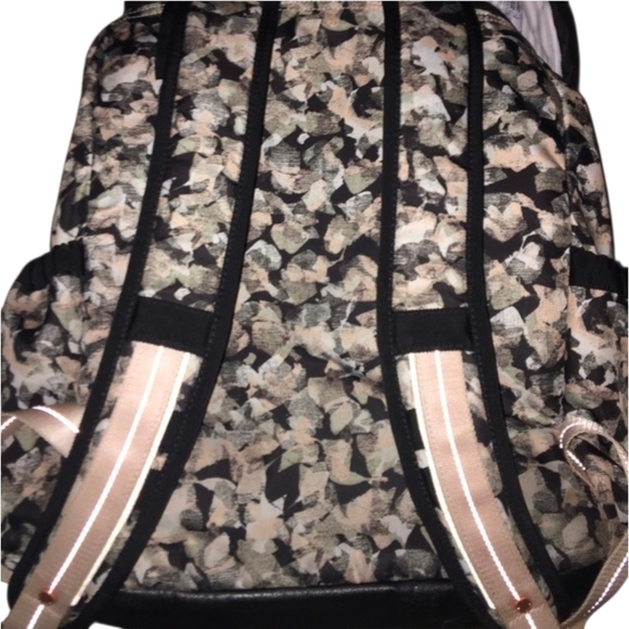 Lululemon Athletica Traveling Rucksack Yogini Backpack Mystic Jungle 1Q